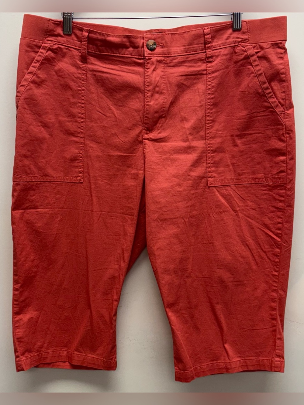 4 for $25 ❤️ Lee Coral Bermuda Shorts (Size 18) ❤️